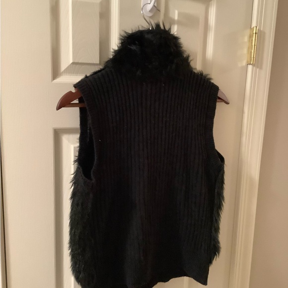 Arizona Jean Black Faux Fur Cable Knit Vest Size Large (Runs Small) - Picture 14 of 14